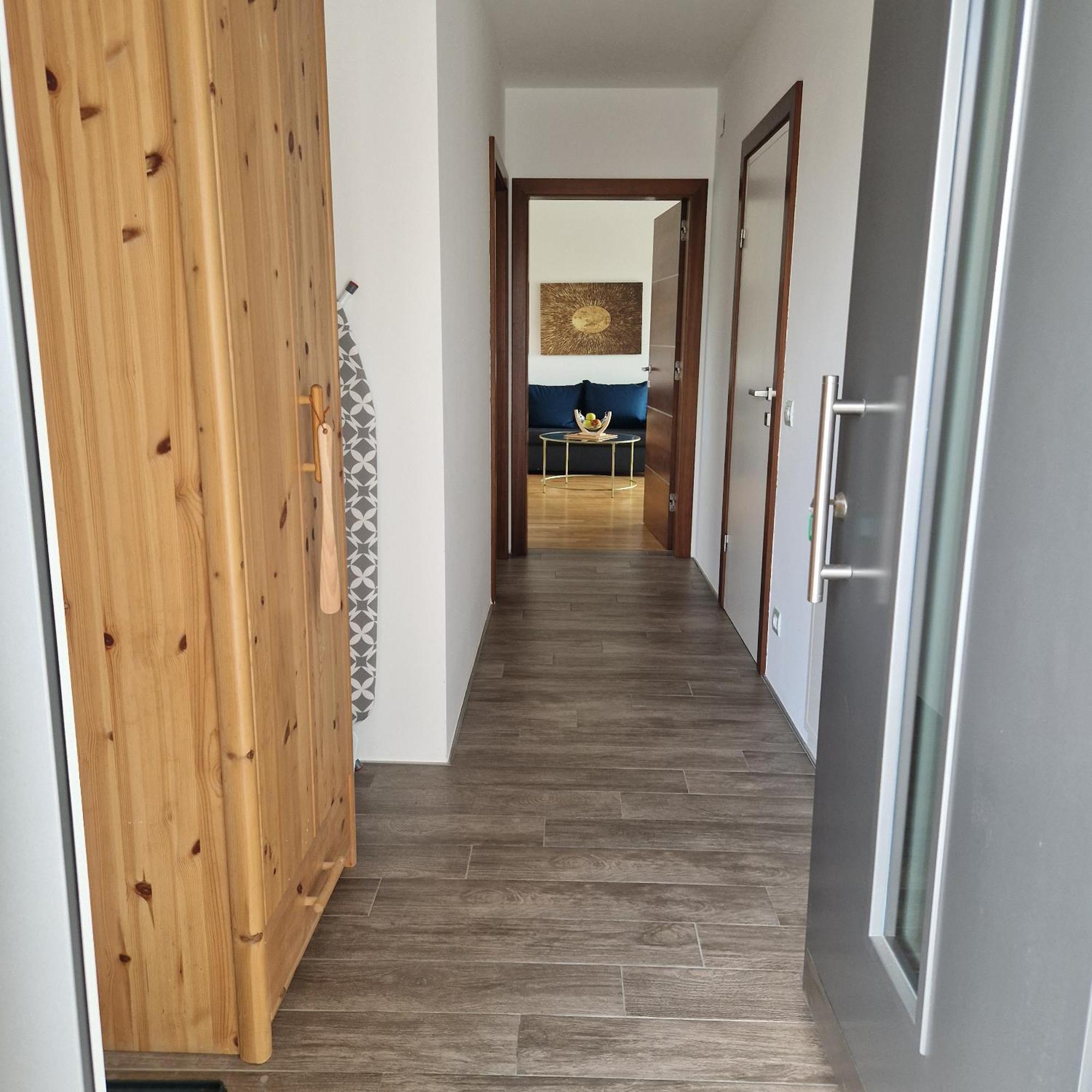 Ferienwohnung Comfy Plaza Aurolzmunster Exterior foto